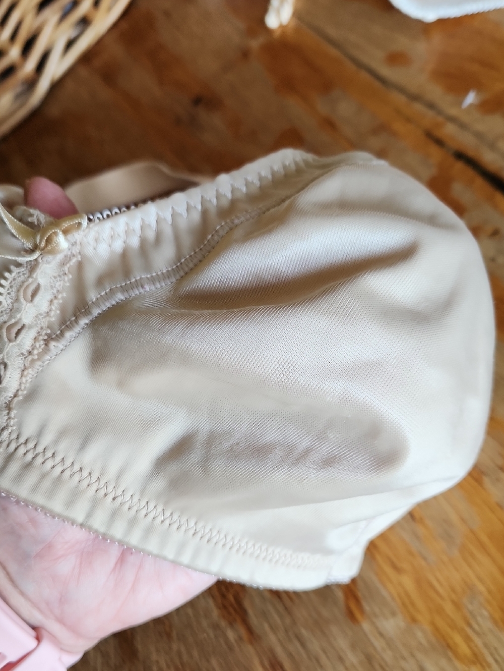 2 Bali Wirefree Bras‎ 36C - Picture 9 of 14